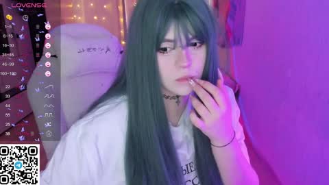 Snapshot of selena___cute chatting on March 26, 5:35 am Selena online show from March 26, 5:35 am