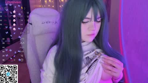 Snapshot of selena___cute chatting on April 7, 5:41 am Selena online show from April 7, 5:41 am