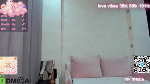 Snapshot of selena__sims chatting on September 19, 3:41 am Tracy online show from September 19, 3:41 am