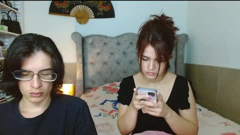 Snapshot of selena_and_andress chatting on April 1, 3:40 am Selena Andress online show from April 1, 3:40 am