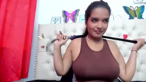 selena_beautyy online show from June 11, 7:01 pm