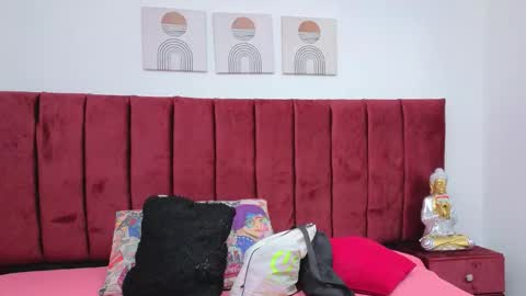 Snapshot of selena_castillo chatting on October 7, 11:29 am Selena online show from October 7, 11:29 am