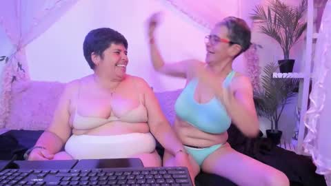 Selena online show from November 8, 5:51 am