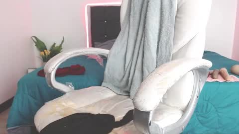 Snapshot of selena_hotmilf chatting on January 27, 10:49 pm Selena online show from January 27, 10:49 pm