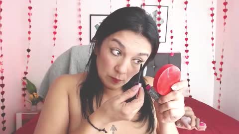 Snapshot of selena_hotmilf chatting on February 19, 4:22 pm Selena online show from February 19, 4:22 pm
