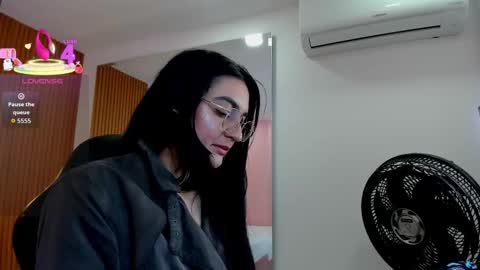 Selena Rous online show from September 25, 1:37 pm