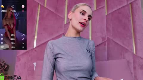 Snapshot of selenadaze chatting on September 25, 3:21 am Selena online show from September 25, 3:21 am