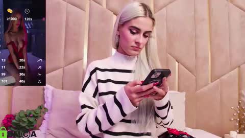 Snapshot of selenadaze chatting on October 2, 3:13 am Selena online show from October 2, 3:13 am