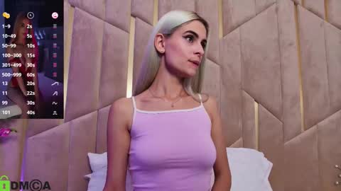 Snapshot of selenadaze chatting on October 7, 3:25 am Selena online show from October 7, 3:25 am