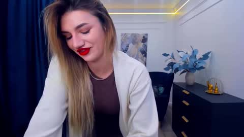 selenaemoore online show from September 18, 3:52 am
