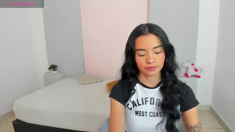 selenafox7 online show from December 28, 7:43 pm