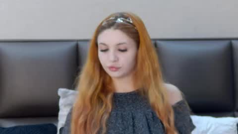 SelenaHanson online show from June 17, 12:29 pm