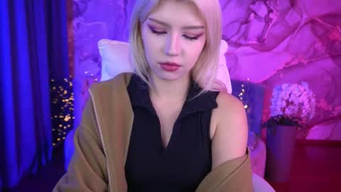 Snapshot of selenairis chatting on October 11, 7:40 am selenairis online show from October 11, 7:40 am