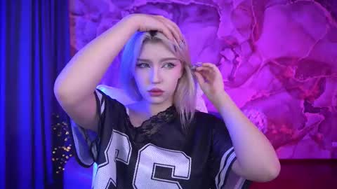 Snapshot of selenairis chatting on October 17, 7:33 am selenairis online show from October 17, 7:33 am