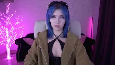 selenairis online show from February 7, 9:29 pm