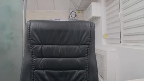 selenajoy_ online show from November 18, 4:17 am