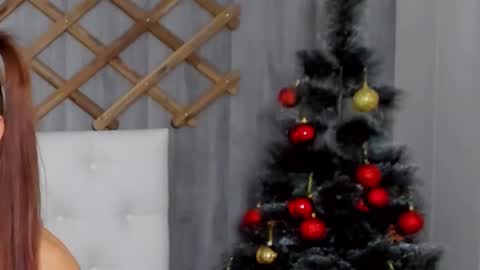 Selena online show from December 19, 12:01 pm