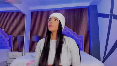 selenastonne online show from September 18, 7:49 pm