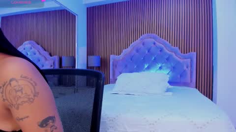 selenastonne online show from November 23, 12:49 pm