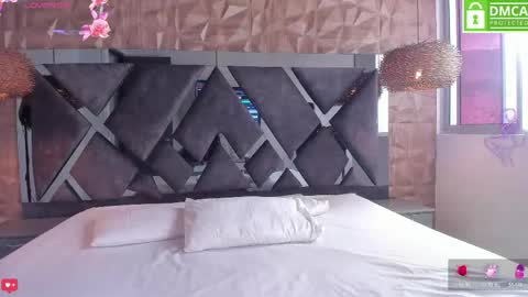 selene__lopez_ online show from June 8, 7:14 pm
