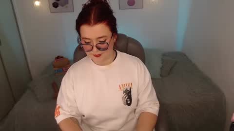 Snapshot of selene_rouse_ chatting on June 20, 10:56 pm selene_rouse_ online show from June 20, 10:56 pm