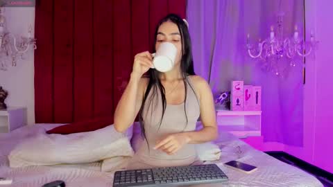 Snapshot of selenee__ chatting on November 30, 2:21 pm Selenee online show from November 30, 2:21 pm