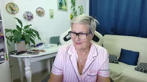 Selenna online show from December 19, 7:21 pm