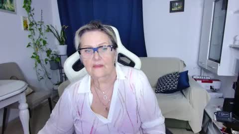 Selenna online show from March 29, 6:19 pm