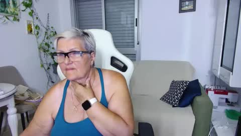Selenna online show from May 28, 5:43 pm