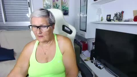Selenna online show from July 15, 6:02 pm