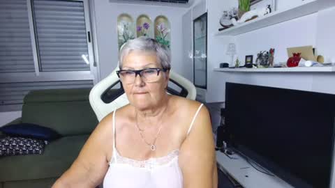 Selenna online show from July 19, 5:16 pm
