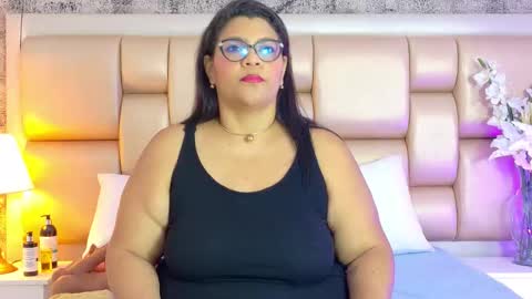 Snapshot of selennacooper chatting on February 16, 11:39 am Selenna Cooper online show from February 16, 11:39 am
