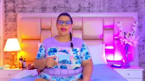 Snapshot of selennacooper chatting on March 15, 12:00 pm Selenna Cooper online show from March 15, 12:00 pm