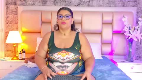 Snapshot of selennacooper chatting on March 22, 11:35 am Selenna Cooper online show from March 22, 11:35 am