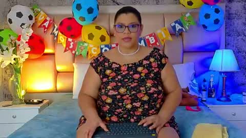 Selenna Cooper online show from June 18, 11:58 am