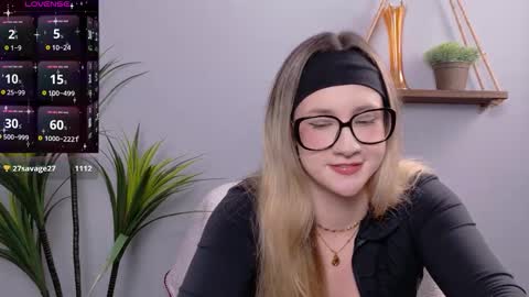 Selina Mae online show from November 27, 4:14 am