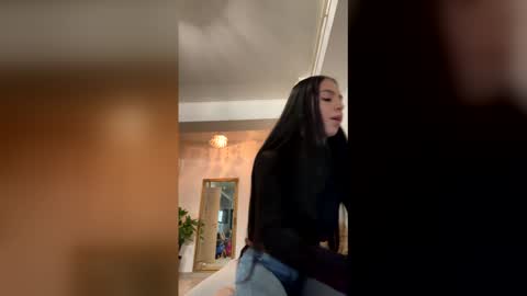 Snapshot of selinn11 chatting on December 5, 7:50 am Selin online show from December 5, 7:50 am