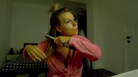 sellena_angel online show from April 25, 6:38 pm