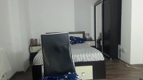 Snapshot of sellena_angels chatting on January 25, 4:13 pm sellena_angels online show from January 25, 4:13 pm