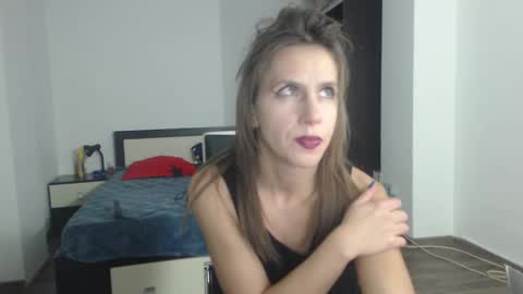 Snapshot of sellena_angels chatting on February 15, 7:28 pm sellena_angels online show from February 15, 7:28 pm
