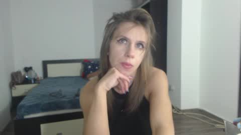 Snapshot of sellena_angels chatting on February 16, 7:16 pm sellena_angels online show from February 16, 7:16 pm