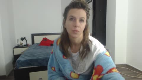 Snapshot of sellena_angels chatting on February 19, 6:11 am sellena_angels online show from February 19, 6:11 am