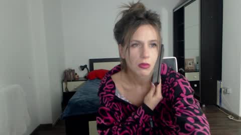 Snapshot of sellena_angels chatting on February 25, 5:58 pm sellena_angels online show from February 25, 5:58 pm