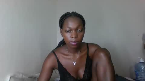 Snapshot of sellinprinces chatting on October 23, 2:44 am sellinprinces online show from October 23, 2:44 am