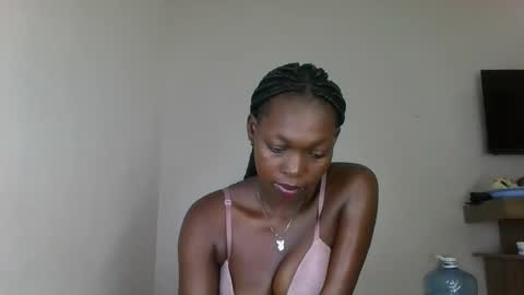 Snapshot of sellinprinces chatting on October 24, 5:15 am sellinprinces online show from October 24, 5:15 am