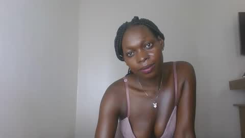 Snapshot of sellinprinces chatting on November 15, 3:59 am sellinprinces online show from November 15, 3:59 am