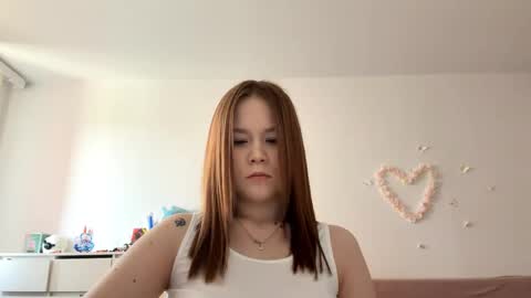 Lily online show from May 16, 6:21 am