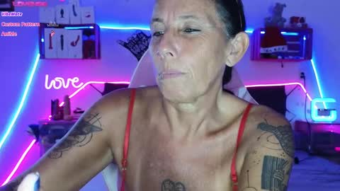 Selvaggia Del Caribe online show from December 11, 4:09 pm