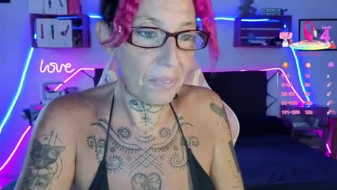 Snapshot of selvaggia_del_caribe chatting on September 30, 4:23 pm Selvaggia Del Caribe online show from September 30, 4:23 pm