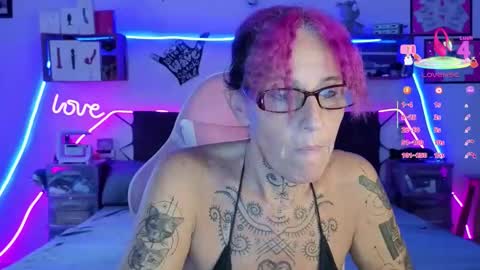 Snapshot of selvaggia_del_caribe chatting on December 2, 5:52 pm Selvaggia Del Caribe online show from December 2, 5:52 pm